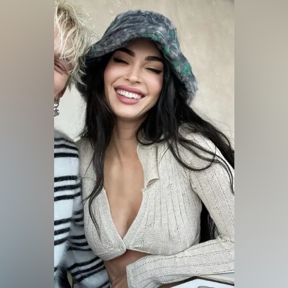 Edikted Harley Knitted Crop Top - Picture 4 of 7